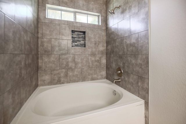 1806 Oakmont LN, Cedar Park, TX 78613