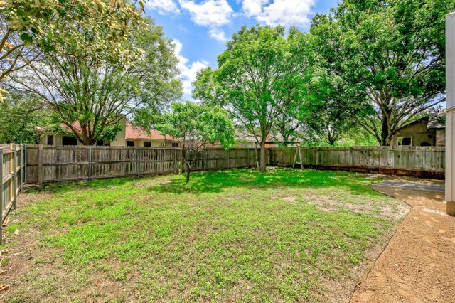 1806 Oakmont LN, Cedar Park, TX 78613