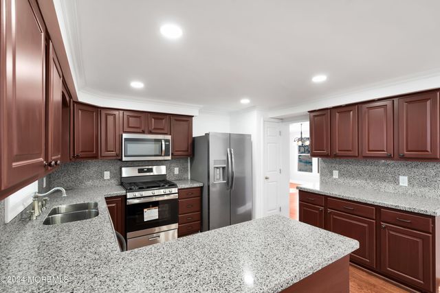 6 Afton Road, Jackson, NJ 08527
