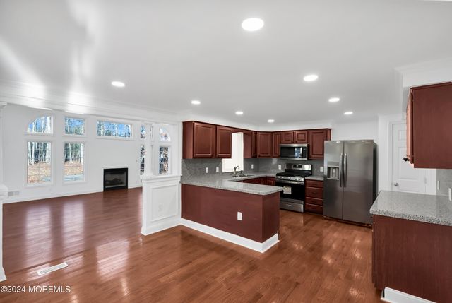 6 Afton Road, Jackson, NJ 08527