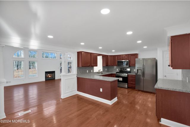 6 Afton Road, Jackson, NJ 08527