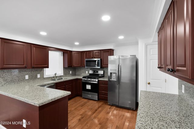 6 Afton Road, Jackson, NJ 08527