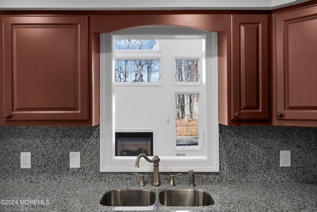 6 Afton Road, Jackson, NJ 08527