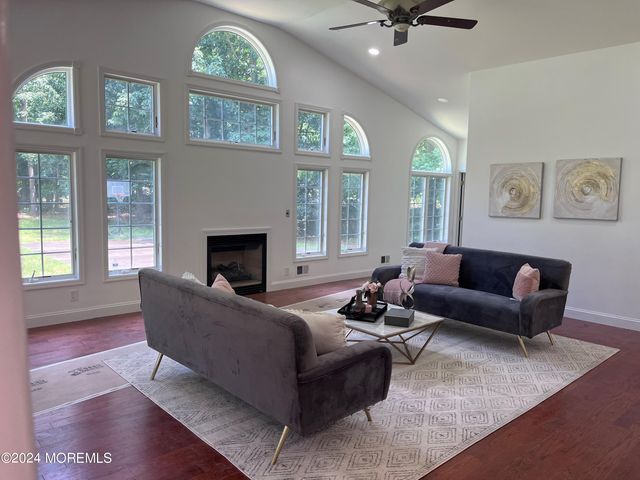 6 Afton Road, Jackson, NJ 08527