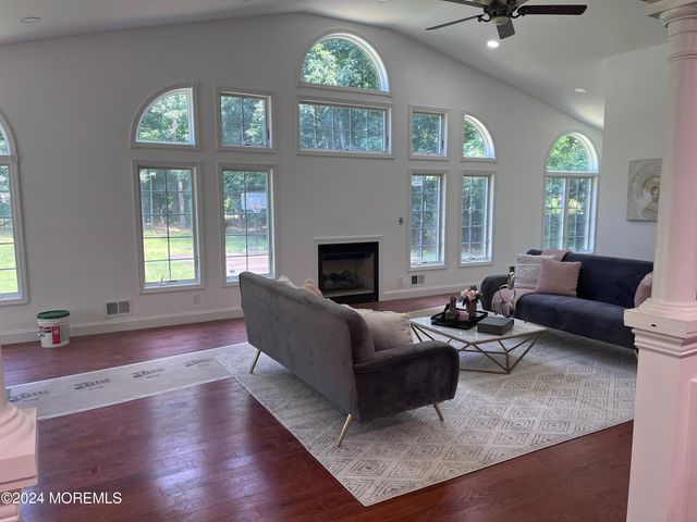 6 Afton Road, Jackson, NJ 08527