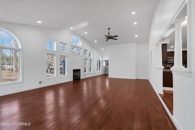 6 Afton Road, Jackson, NJ 08527