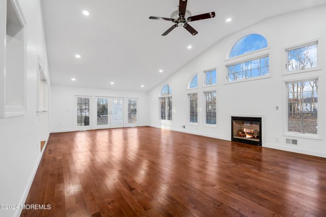 6 Afton Road, Jackson, NJ 08527
