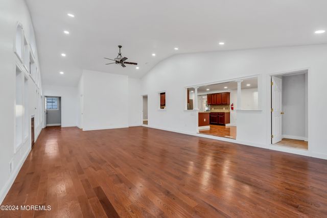 6 Afton Road, Jackson, NJ 08527