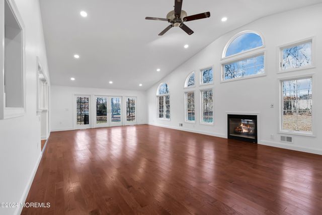 6 Afton Road, Jackson, NJ 08527
