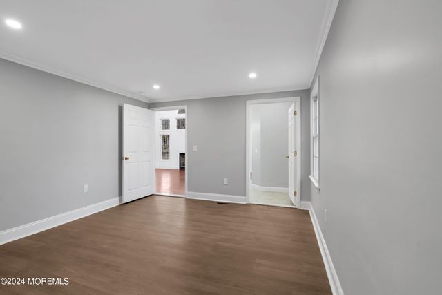 6 Afton Road, Jackson, NJ 08527