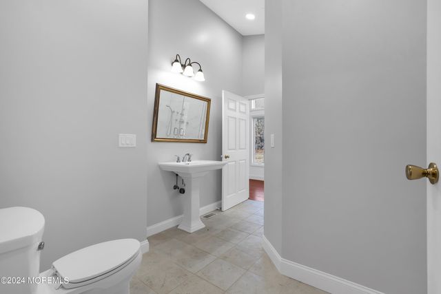 6 Afton Road, Jackson, NJ 08527