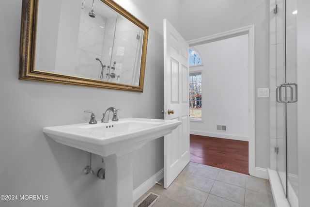 6 Afton Road, Jackson, NJ 08527