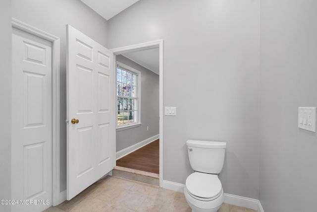6 Afton Road, Jackson, NJ 08527