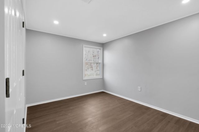6 Afton Road, Jackson, NJ 08527