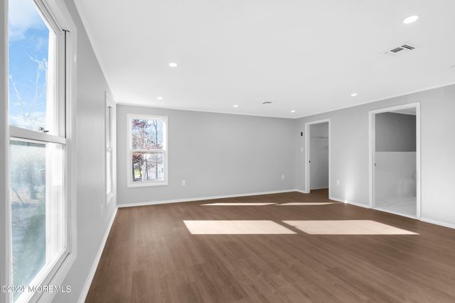 6 Afton Road, Jackson, NJ 08527