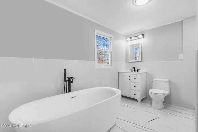 6 Afton Road, Jackson, NJ 08527