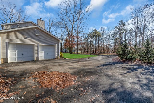 6 Afton Road, Jackson, NJ 08527