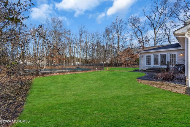 6 Afton Road, Jackson, NJ 08527