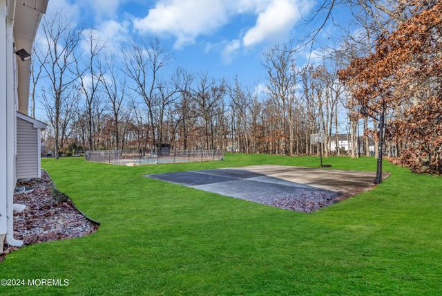 6 Afton Road, Jackson, NJ 08527