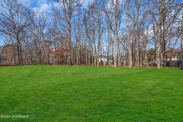 6 Afton Road, Jackson, NJ 08527