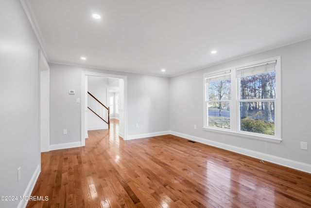 6 Afton Road, Jackson, NJ 08527