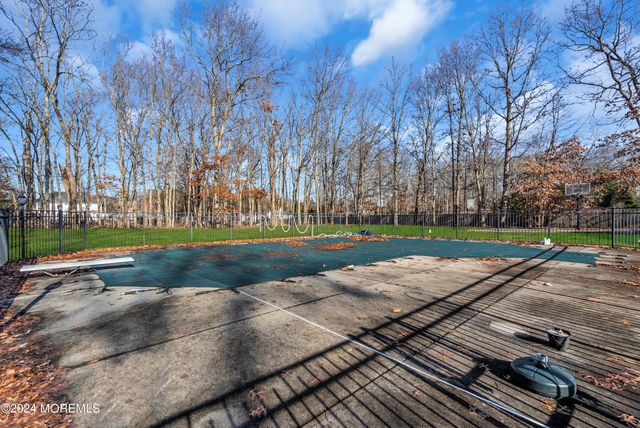 6 Afton Road, Jackson, NJ 08527