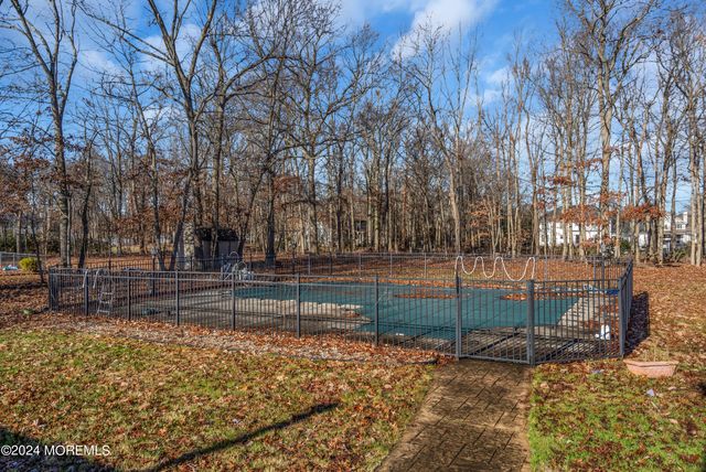 6 Afton Road, Jackson, NJ 08527