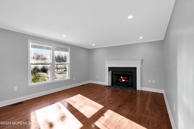 6 Afton Road, Jackson, NJ 08527