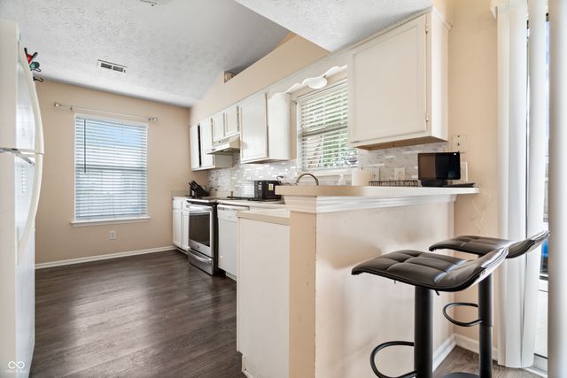 5015 Eagles Watch Drive, Indianapolis, IN 46254