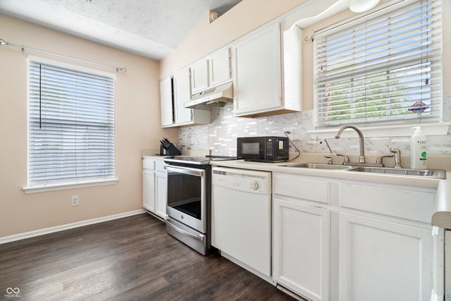 5015 Eagles Watch Drive, Indianapolis, IN 46254