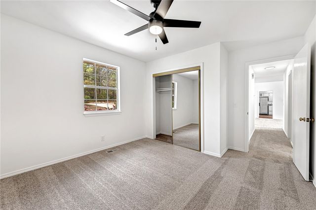 9 Wantage Lane, Bella Vista, AR 72714