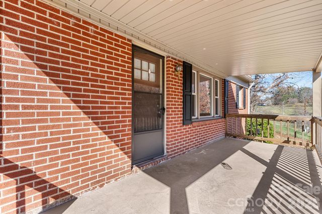 228 Holly Street, Hudson, NC 28638