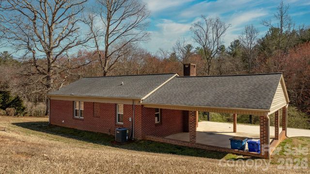 228 Holly Street, Hudson, NC 28638