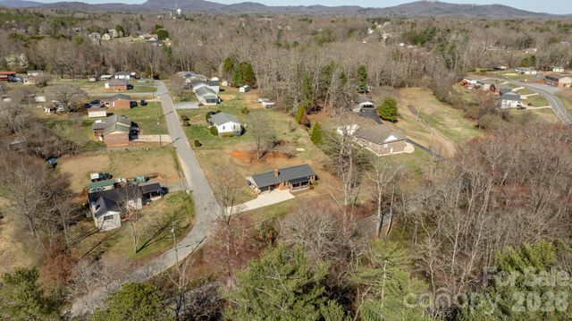 228 Holly Street, Hudson, NC 28638