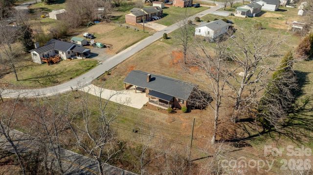 228 Holly Street, Hudson, NC 28638