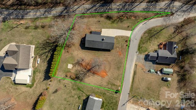 228 Holly Street, Hudson, NC 28638