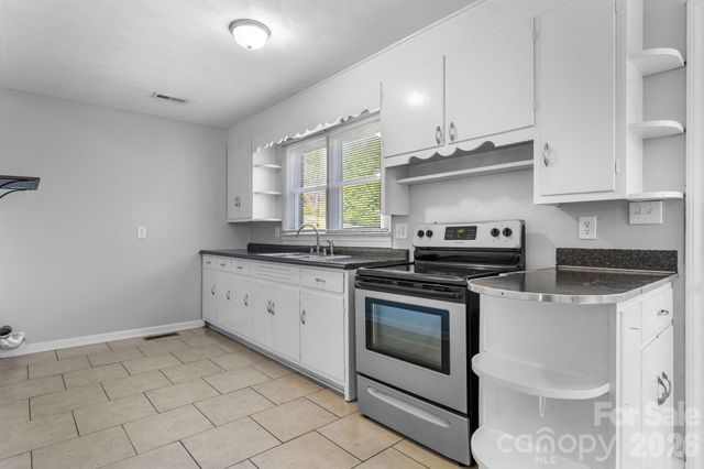 228 Holly Street, Hudson, NC 28638