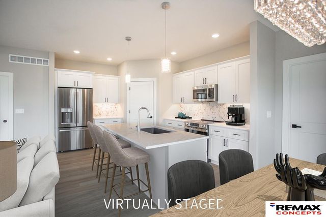 7601 Gulls Way, Lincoln, NE 68514