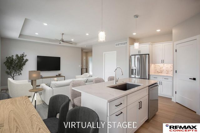 7601 Gulls Way, Lincoln, NE 68514