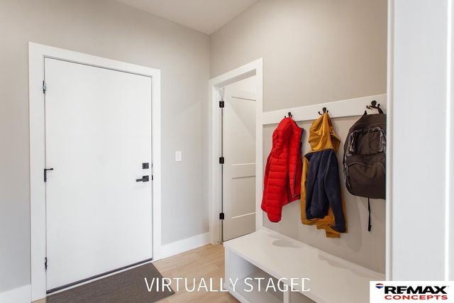 7601 Gulls Way, Lincoln, NE 68514