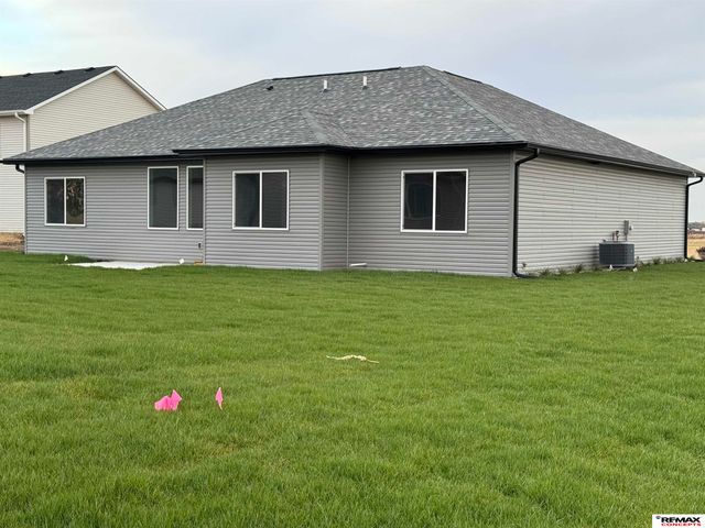 7601 Gulls Way, Lincoln, NE 68514