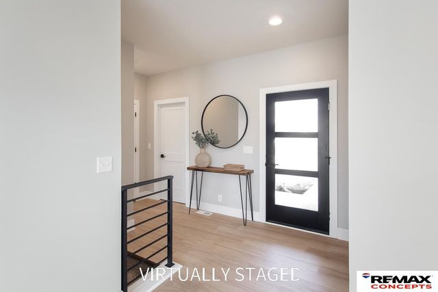 7601 Gulls Way, Lincoln, NE 68514