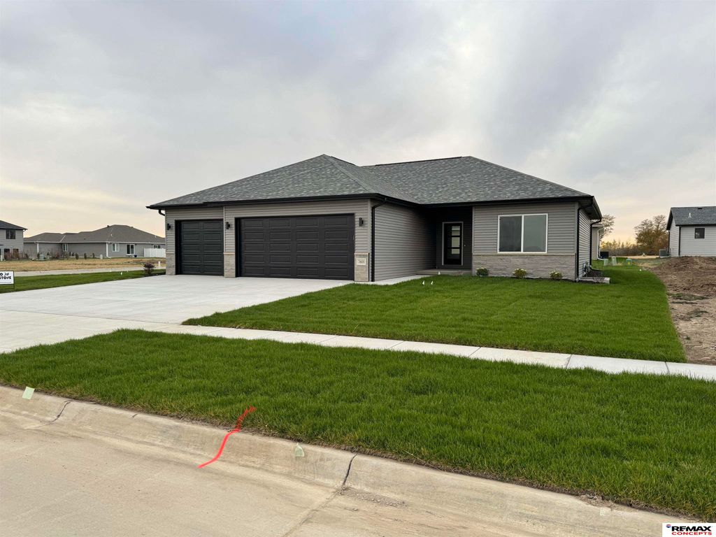 7601 Gulls Way, Lincoln, NE 68514