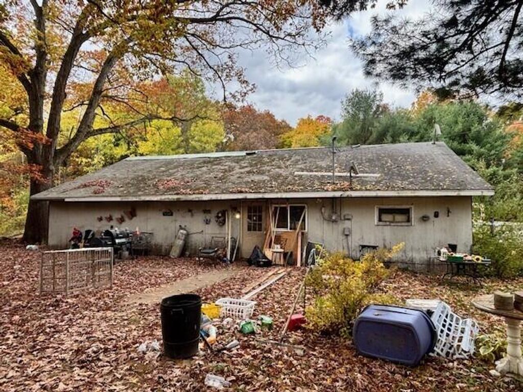 5912 W 96th Street, Fremont, MI 49412