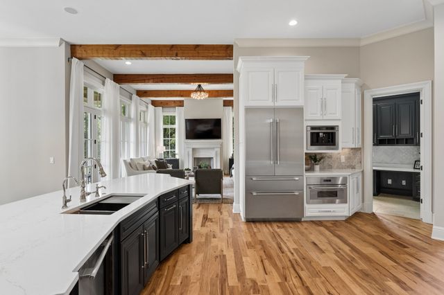 9 Oxmoor Ct, Brentwood, TN 37027