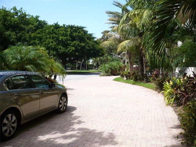 1800 Sans Souci Blvd 316, North Miami, FL 33181