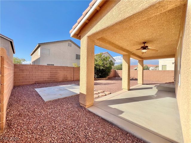 8815 Lost Forest Street, Las Vegas, NV 89139
