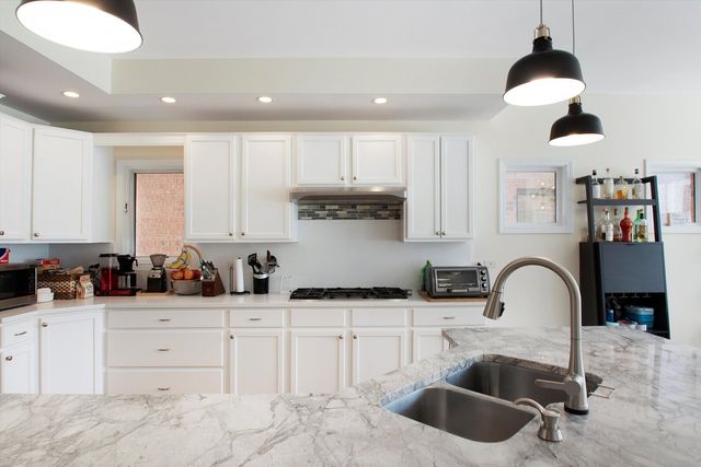 1215 W 33rd Street, Chicago, IL 60608