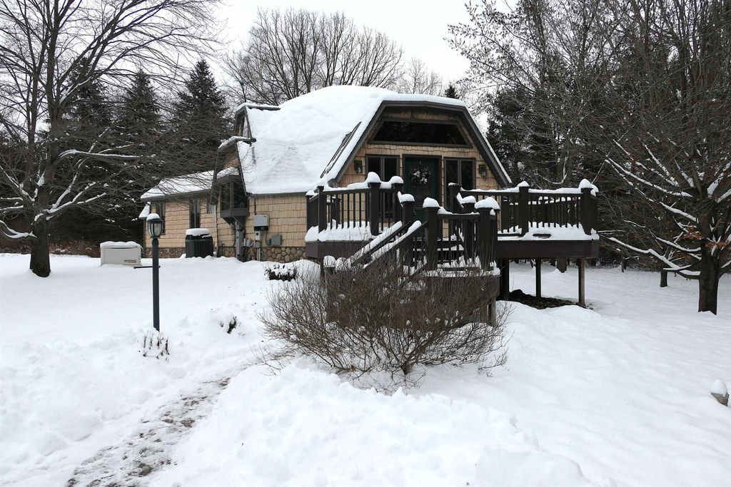 1797 Willow Wood Drive, Mount Pleasant, MI 48858