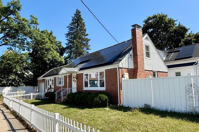 35 Long Terrace, Springfield, MA 01104